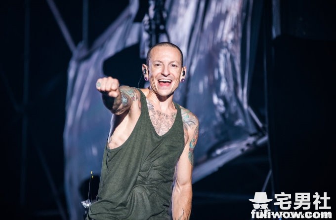 图片[2]-最有感情的嘶吼嗓音《联合公园１０首经典名曲》送别回忆中的「查斯特」。-集忧台