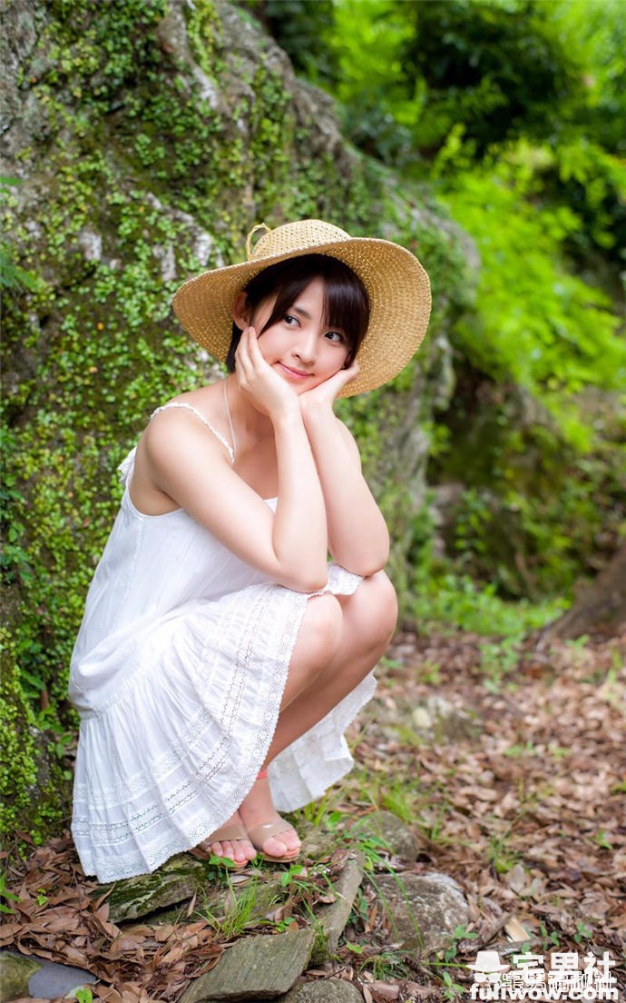 自称“砧板”的A-Cup写真偶像铃木咲 - 第7张