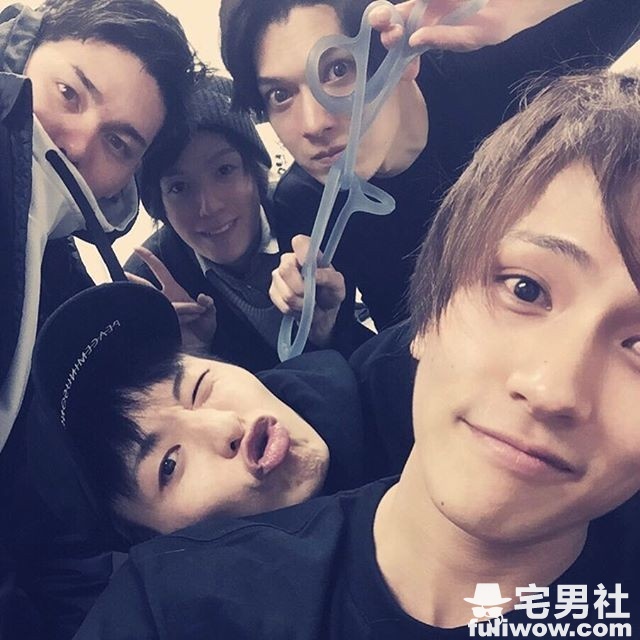 图片[19]-演员《财木琢磨》粉丝见面会，反差萌爆粉丝心-集忧台