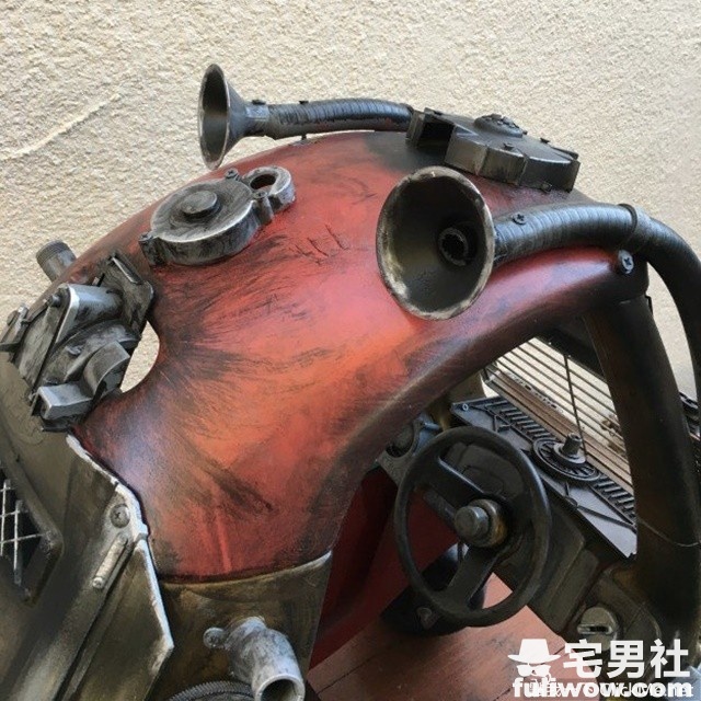 图片[4]-牛叉老爸把娃娃车改造成《疯狂麦斯》里的超威铠甲车！-集忧台