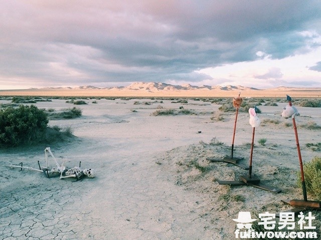 图片[12]-牛叉老爸把娃娃车改造成《疯狂麦斯》里的超威铠甲车！-集忧台