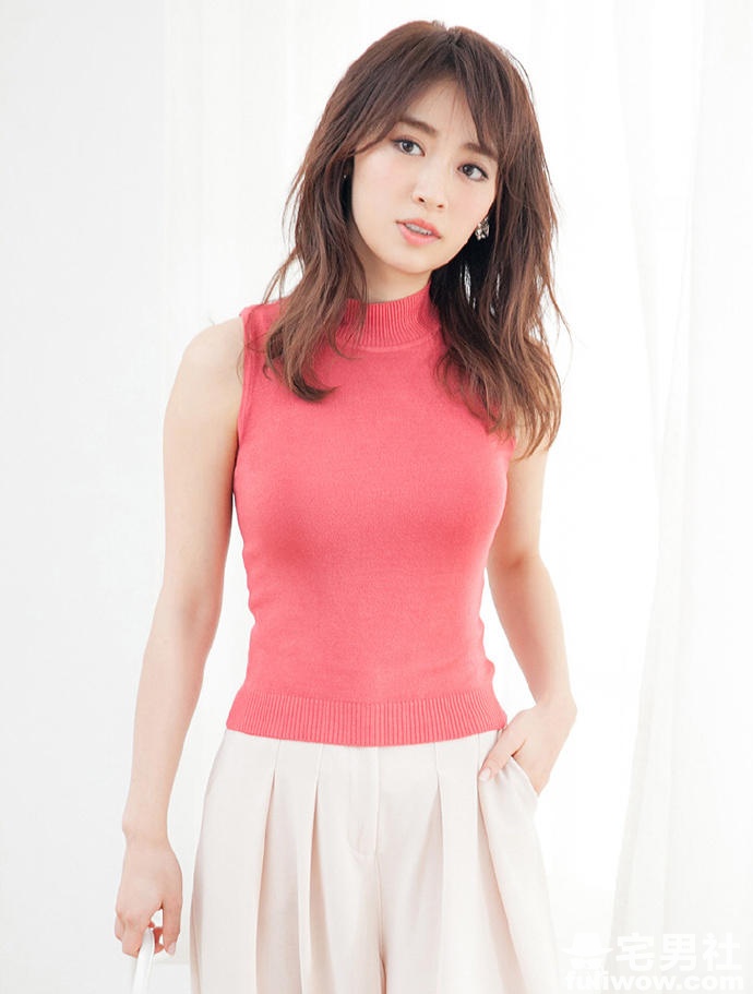 水着上阵！日本知性美女泉里香再解放 - 第10张