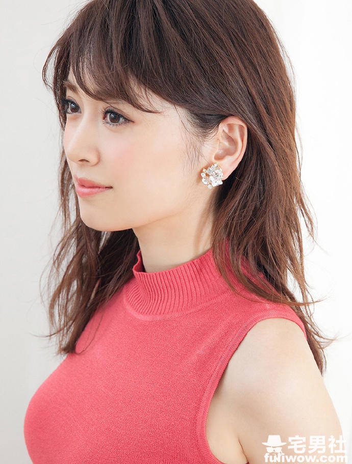 水着上阵！日本知性美女泉里香再解放 - 第12张