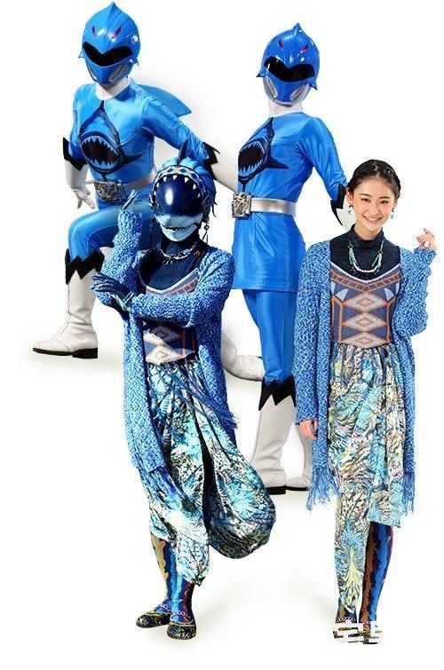 「动物​​战队兽王鲨」水著上阵 柳美稀 - 第2张