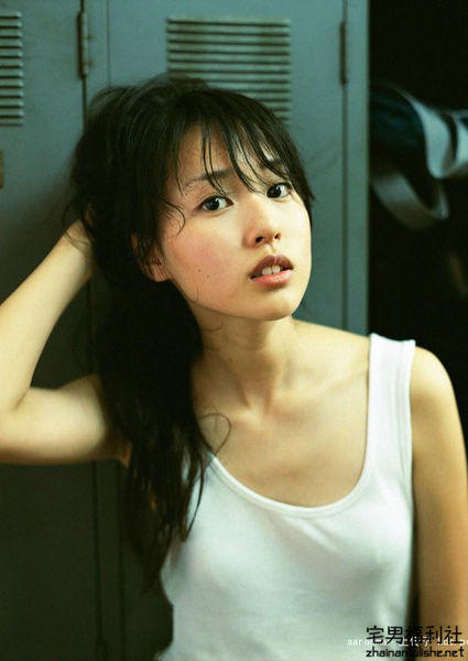 胸不够颜来凑！日本最美的6位贫乳女星 - 第4张