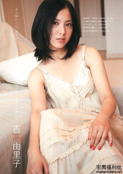 胸不够颜来凑！日本最美的6位贫乳女星 - 第11张