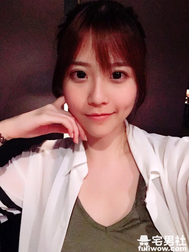 又是童颜巨乳！「正妹牙助」最爱LOL，邀你一起来开黑！ - 第12张