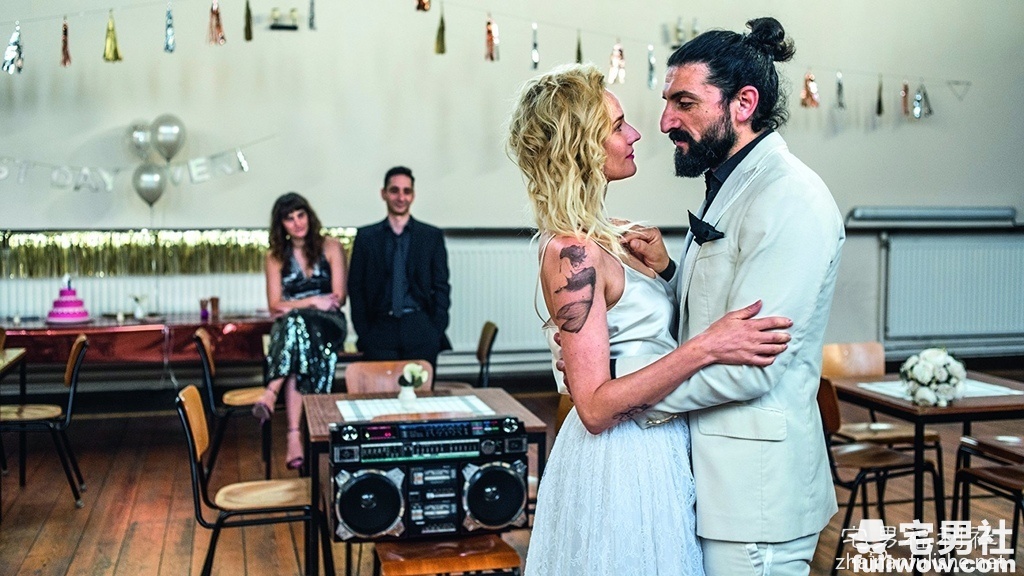 《烈爱天堂》，平静的海、浓烈的爱。-集忧台