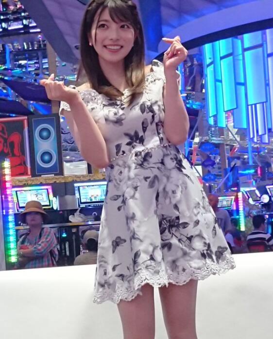 上原亚衣不拍片也有超高人气，看看这就知道了