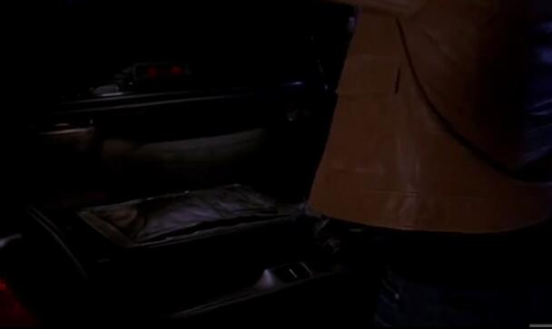 美国恐怖故事第五季：酒店 第二集杀人魔浮出水面-集忧台