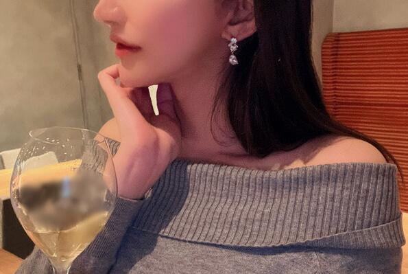 吊足了胃口，八蜜凛只给看身材-集忧台