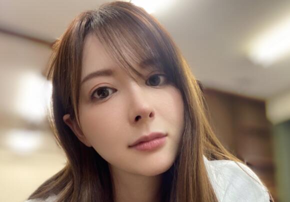 给岬奈奈美(岬ななみ)发大兄弟照会是什么反应？-集忧台