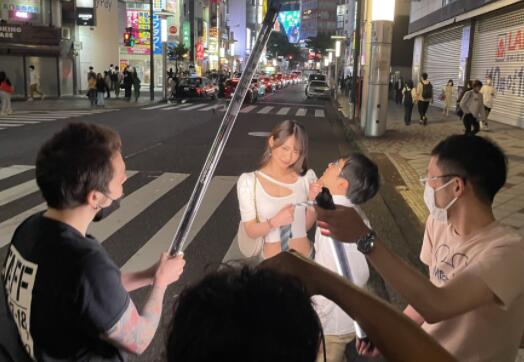 女艺人拍片时经纪人能不能看？-集忧台