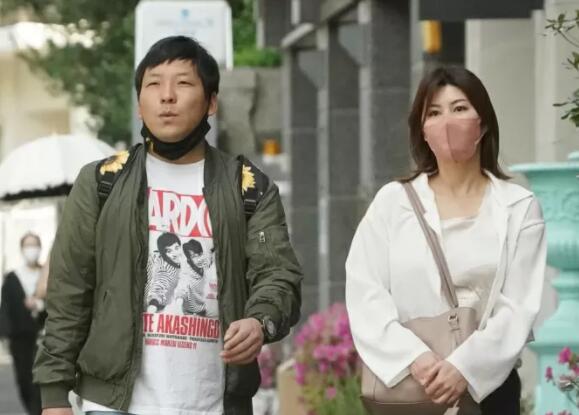 美乃雀(美乃すずめ)被抓到了，在丑男艺人过夜-集忧台