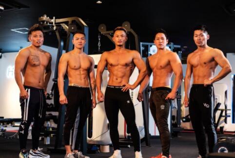 图片[2]-健身猛男看护师满是肌肉的白衣天使？-集忧台