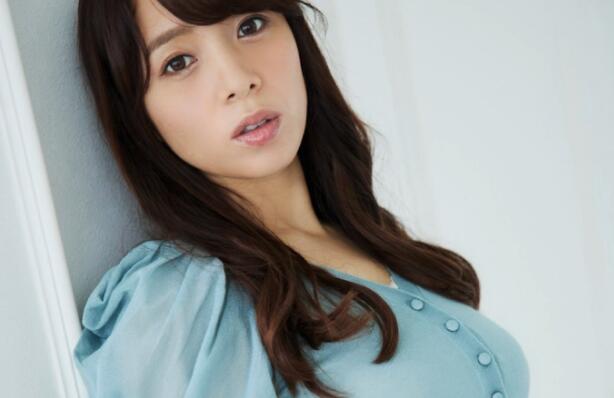 三岛奈津子引退，原因是下面坏了？-集忧台