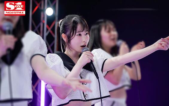 香水纯(香水じゅん)作品SSIS-953与大叔铁粉们一起运动-集忧台