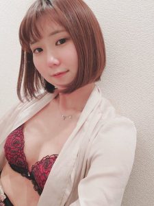 春乃真奈美作品KNMB-024封面及内容剧情预览-集忧台