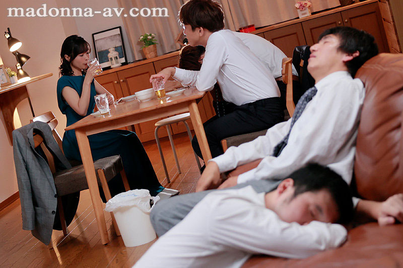 「热吻下的失控」系列作品推荐封面及内容剧情预览-集忧台