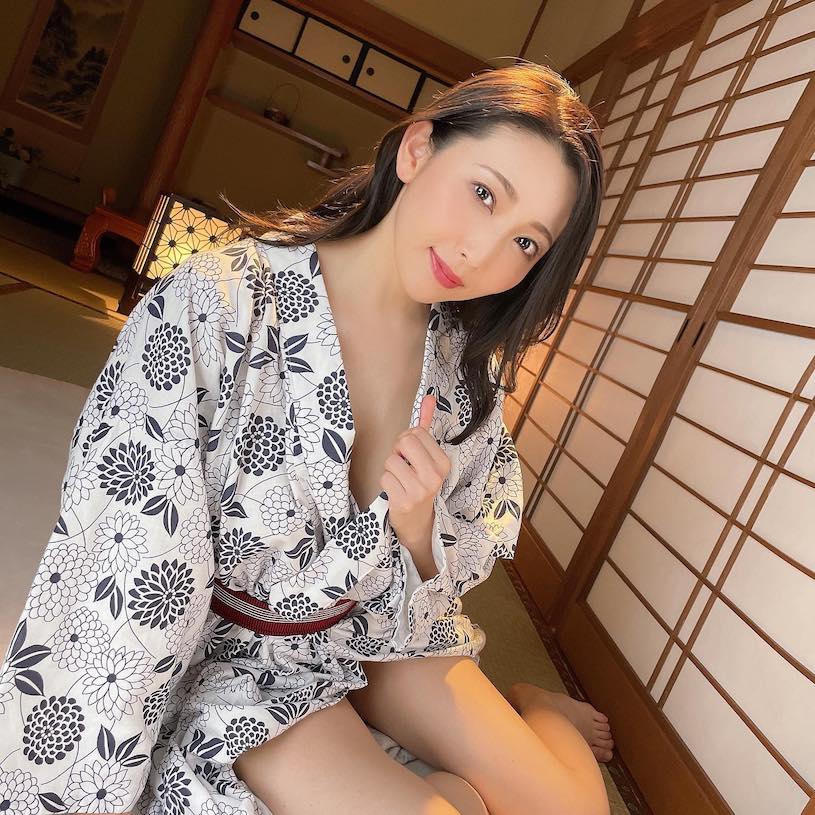 图片[3]-高颜值熟女《妃光莉》精选作品推荐封面及内容剧情预览-集忧台