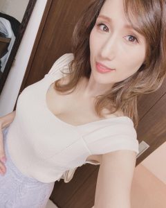 「JULIA」最新作品HMN-536封面及内容剧情预览-集忧台